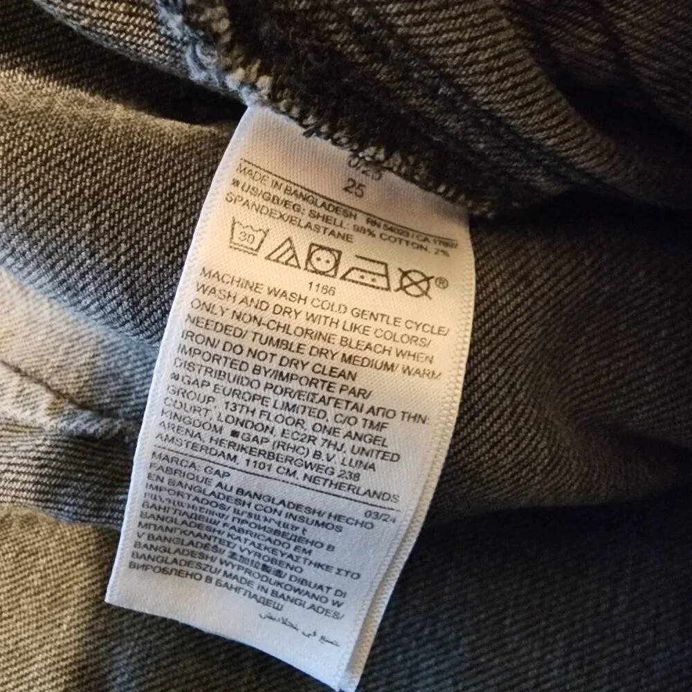 Gap black denim pencil skirt sz 0 / 25 front slit pockets